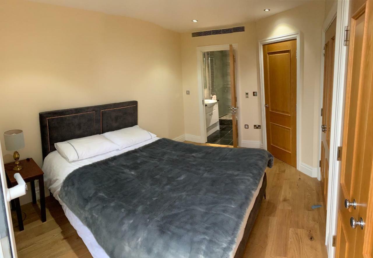 Thames View Apartment, Imperial Wharf * Londra